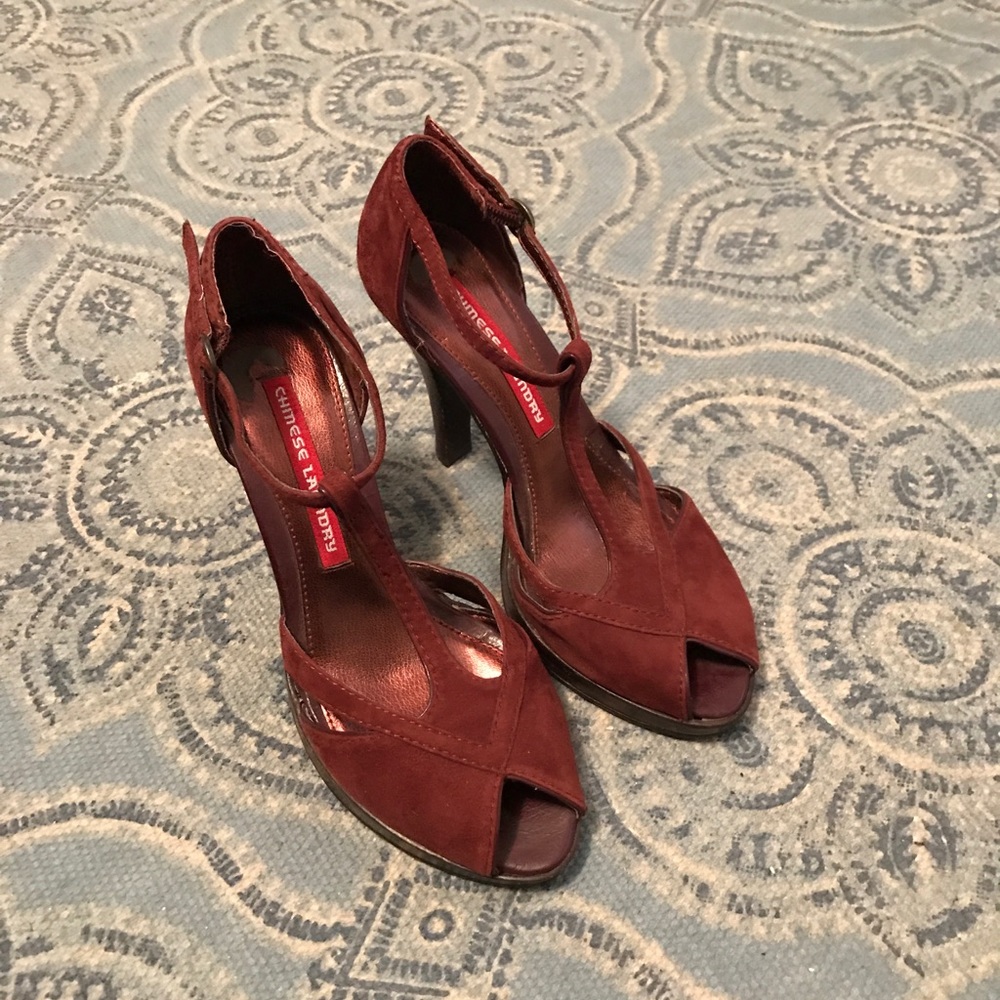 CHINESE LAUNDRY T-STRAP HEELS